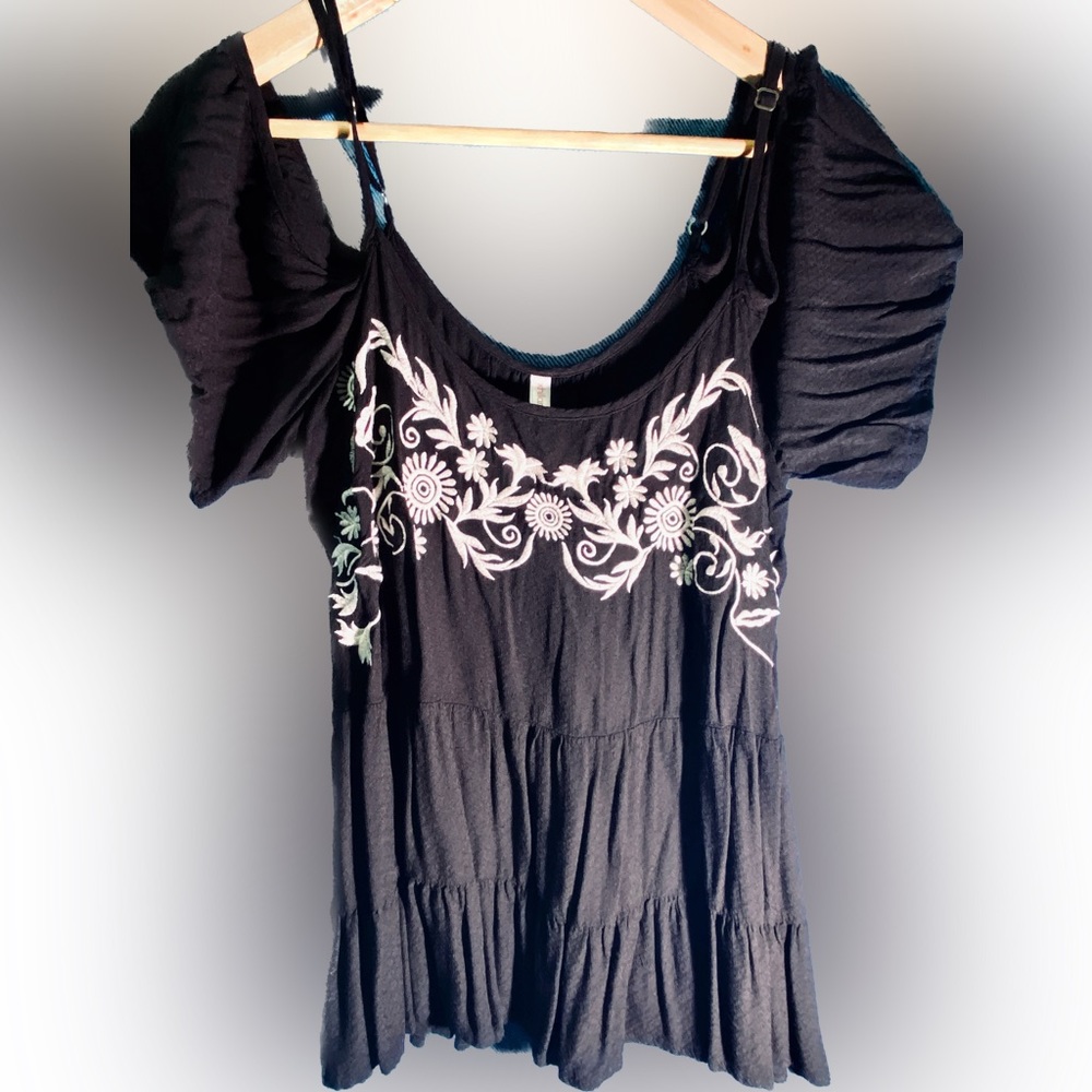 Black & white blouse with front embroidery